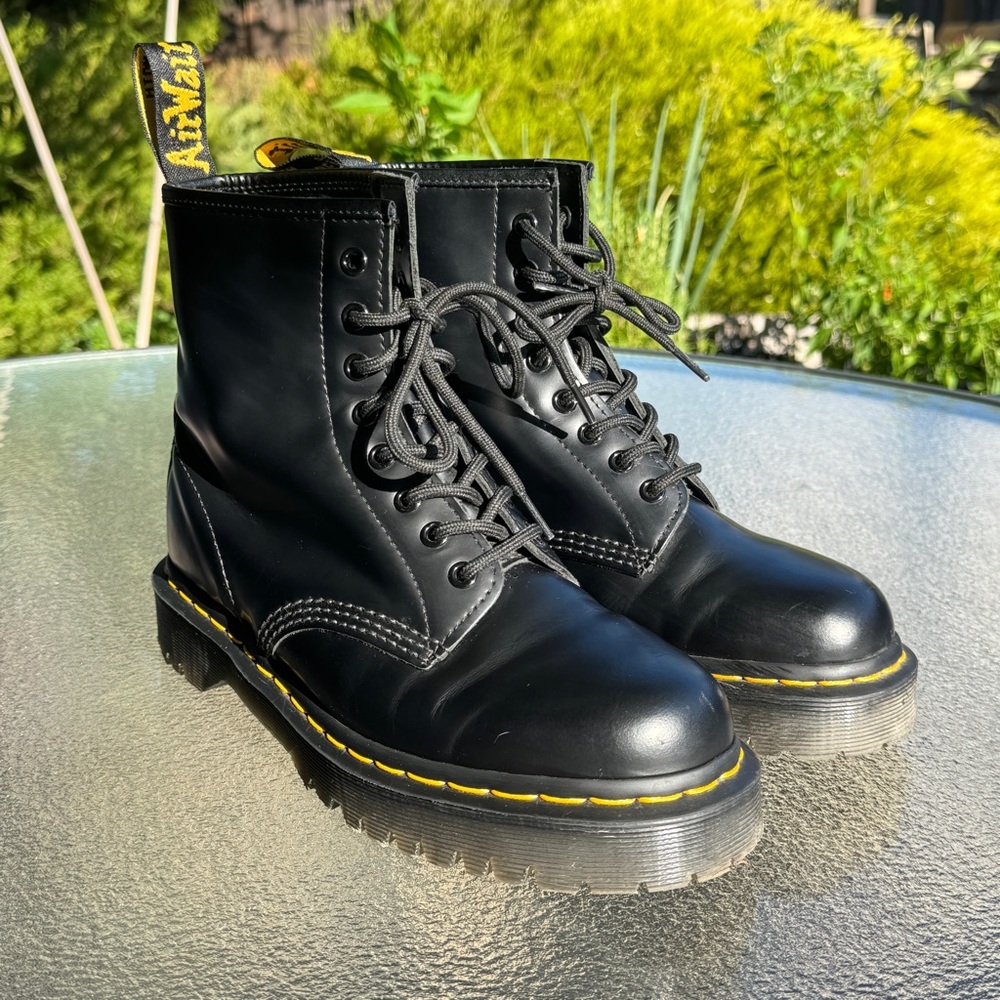 US L9 M7 Black Dr. Martens 1460 Smooth Leather Lace Up Boots